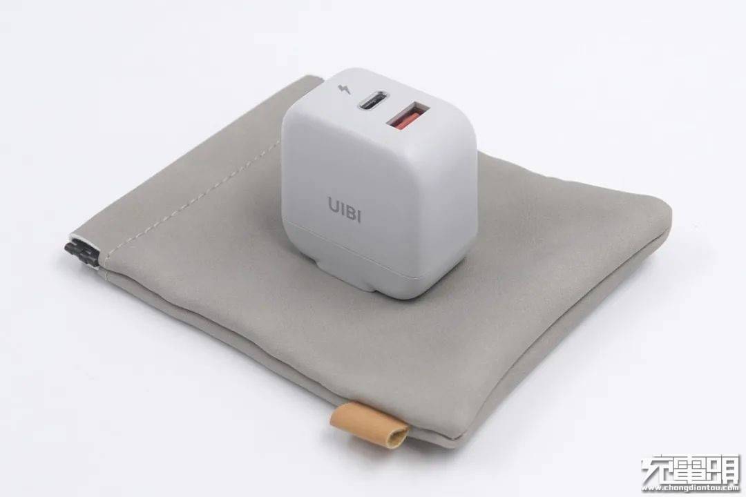 设计|拆解报告：UIBI柚比30W 1A1C氮化镓快充充电器