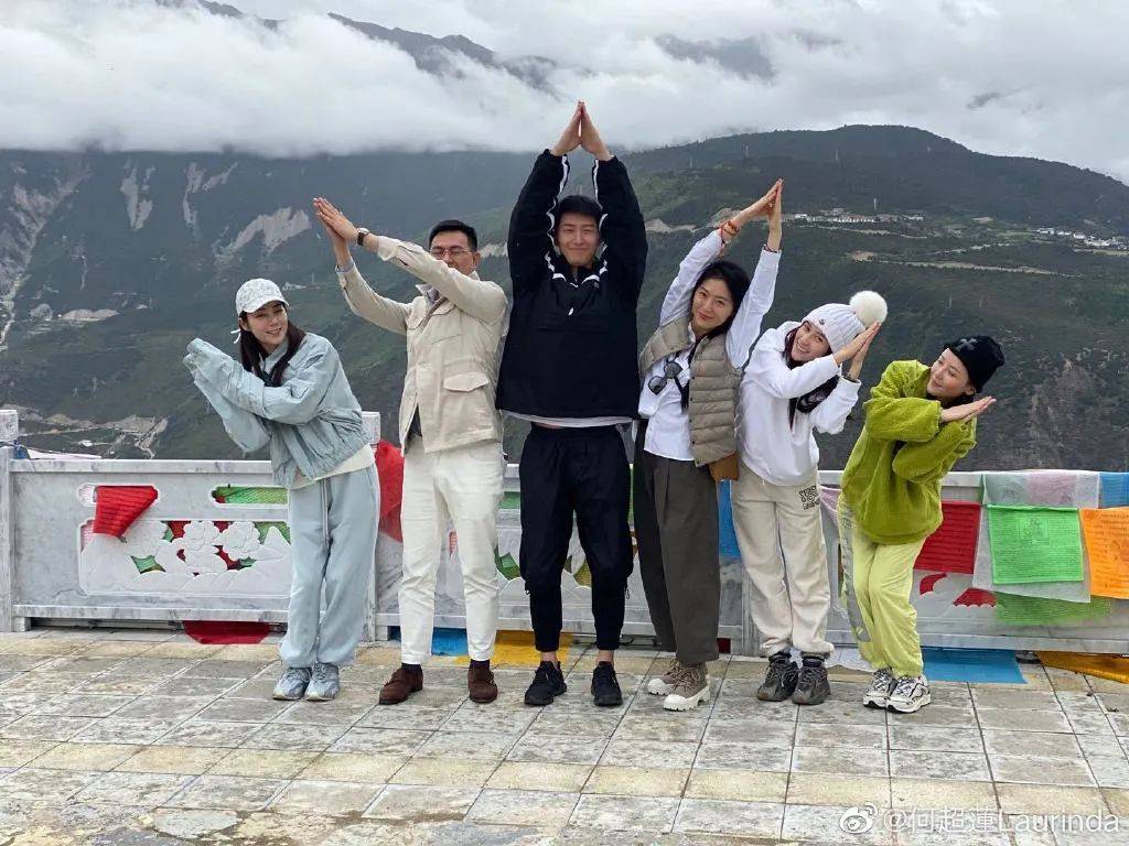 女郎|何超莲分享平价护肤品，秒变带货女郎，网友：赌王千金也缺钱？