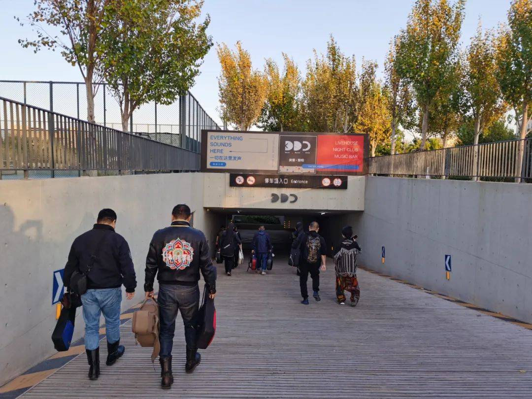 杭盖乐队 北归 保利剧院 杭盖与铜管|杭盖《北归》巡演下半程巡演呼和浩特站圆满落幕，精彩继续启程