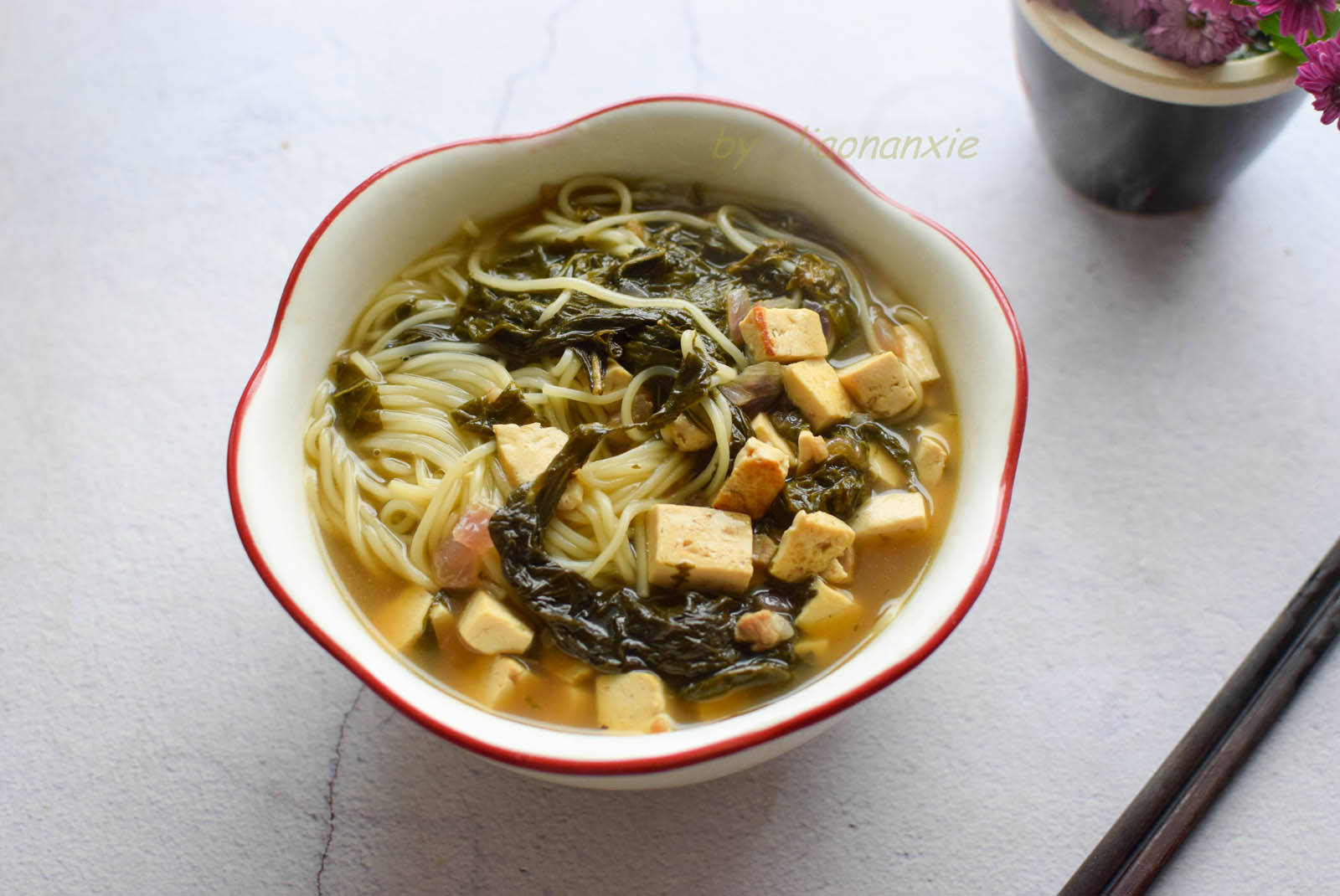 原创河南南阳的特色美食,芝麻叶豆腐面,两个要点做出餐馆味道