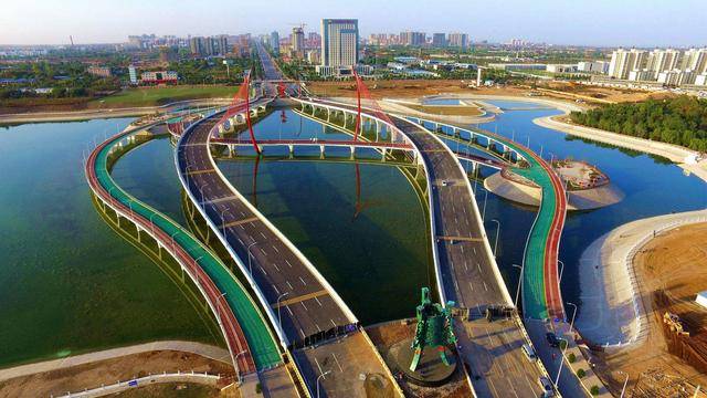 哈密gdp_哈密魔鬼城图片