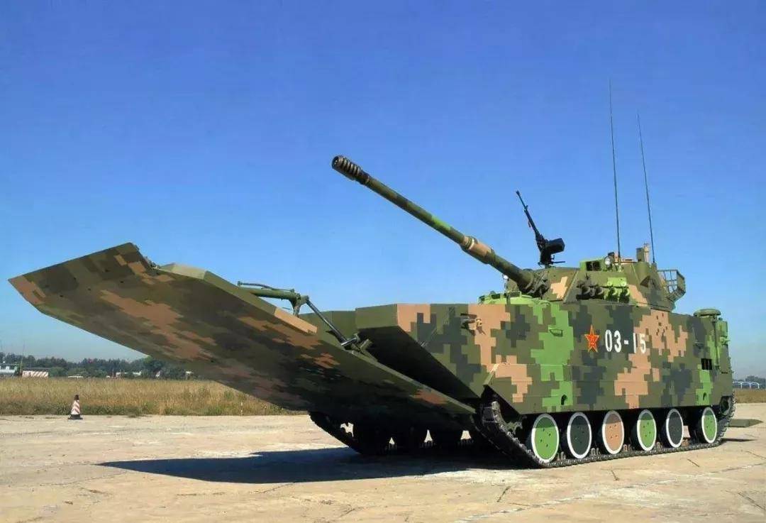 终于来了！解放军坦克部队如何突破水际滩头