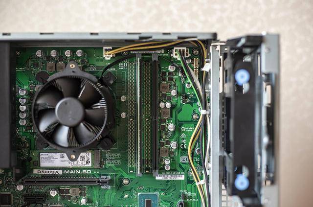 测评盘点|如此另类的华硕碉堡T09商用台式电脑，职场小白也能徒手升级