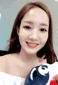 朴敏英|9年换5次头，do得毫无痕迹，双眼皮竟然还都是亲爸割的...