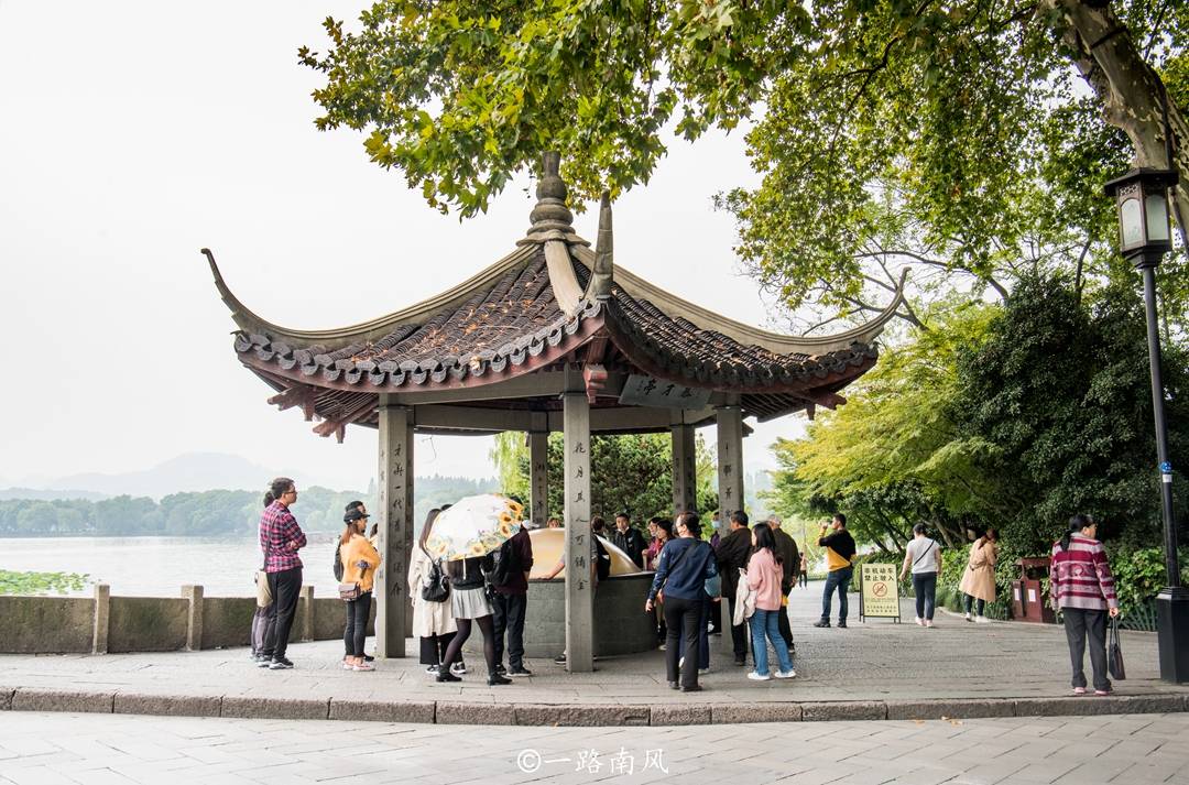 名臣|杭州有个特别的景点，主角不是神仙和名臣良将，而是一个古代名妓