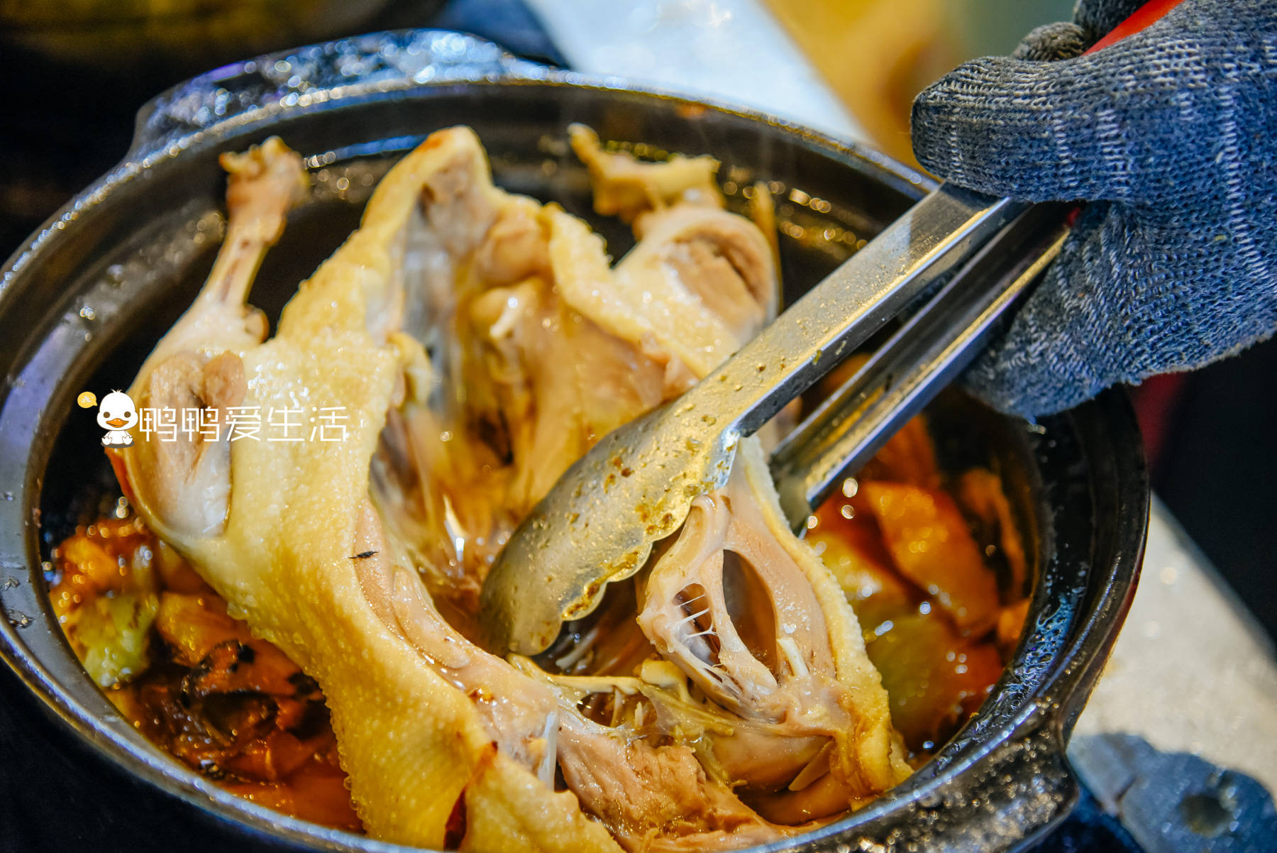 佛跳墙海鲜汤怎么做 8eb6ca11972c4c2c8bd8672de3859a2e.jpeg