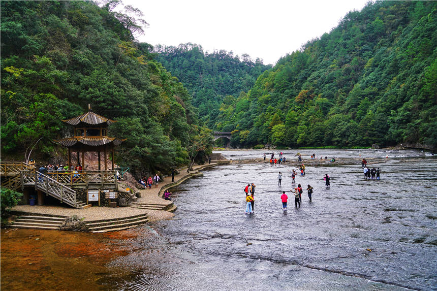 福建最有故事的景区，一块石头4万平米，环境清幽，被称为宇宙之谜_白水