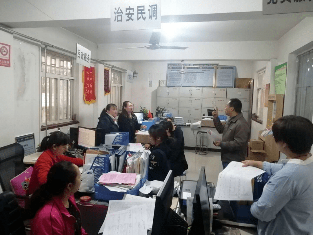 第七次人口普查线上线下宣传_第七次人口普查宣传图(3)