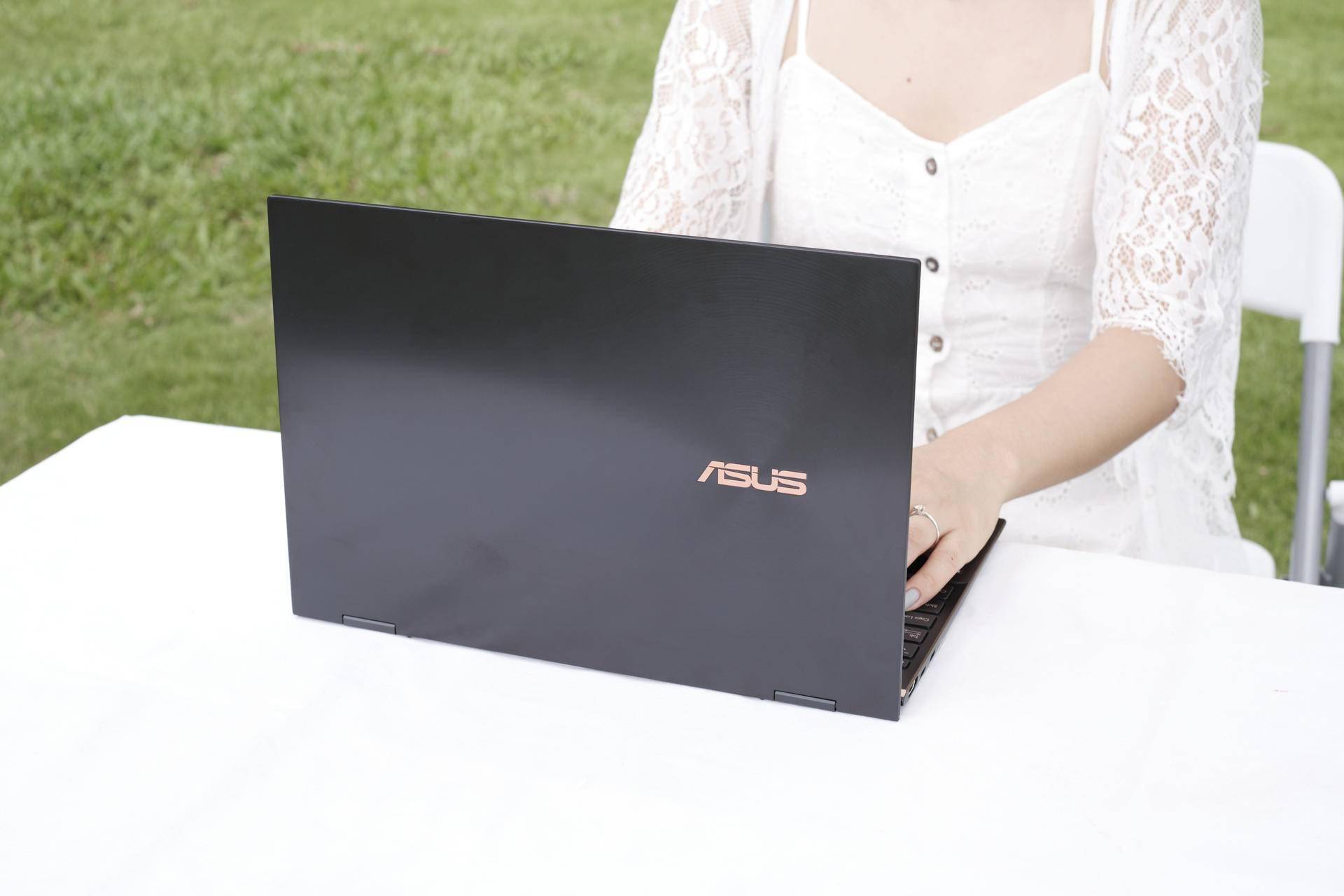 设计|办公姿势大涨！灵耀X逍遥上手体验，第11代酷睿“车速”很稳