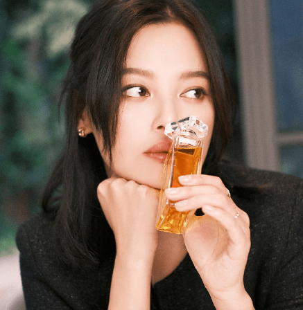 宋茜|刘诗诗宋茜两代金鹰女神同框，当妈后的诗诗小V脸又美又瘦，气质出尘