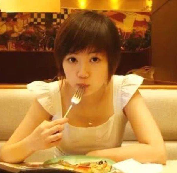 张集|原创马蓉大学时照片流出，初恋脸太清纯，怪不得王宝强能对她一见钟情