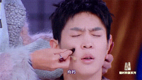 按摩|“瘦成一座雕塑”的宁静，在护肤上更是个狠人，为变美扎900针