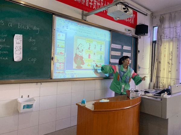 消息资讯|达川区麻柳镇檀木中心小学开展新入职教师汇报课展示活动