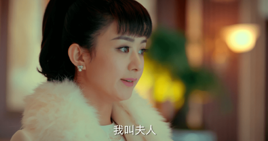 赵丽颖|原创谭松韵30岁还演高中生，娃娃脸成为转型阻碍，赵丽颖值得她借鉴