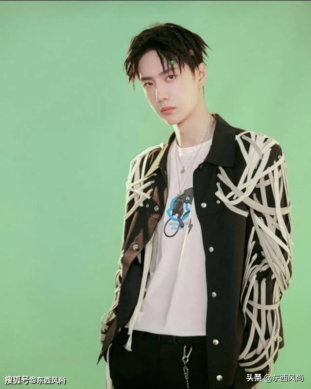 层次感|叠戴项链，既增加了层次感，又显得脖子线条更加修长