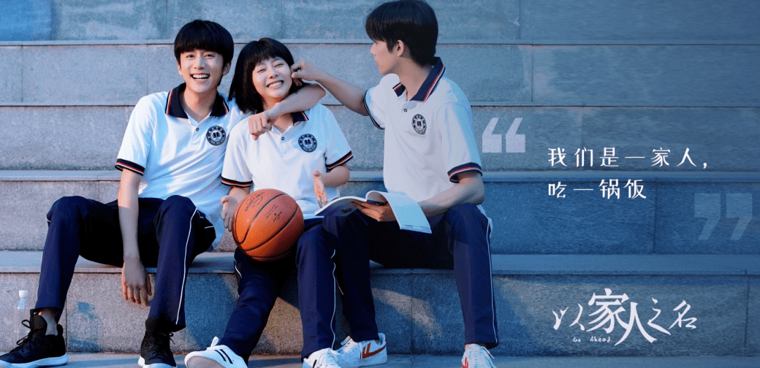 赵丽颖|原创谭松韵30岁还演高中生，娃娃脸成为转型阻碍，赵丽颖值得她借鉴