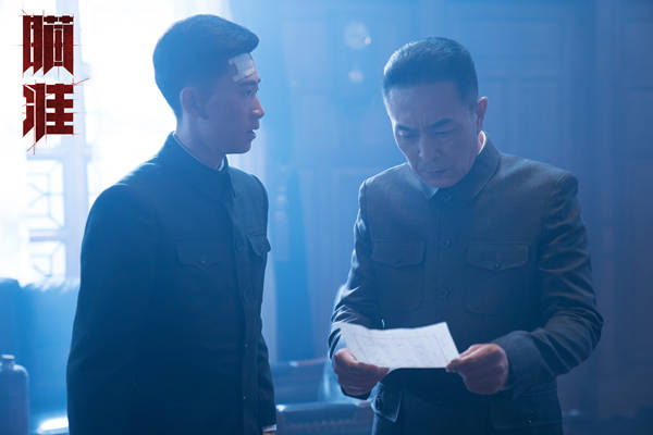 黄轩|郑玉新剧《瞄准》热播 化身睿智市长助力黄轩抗敌