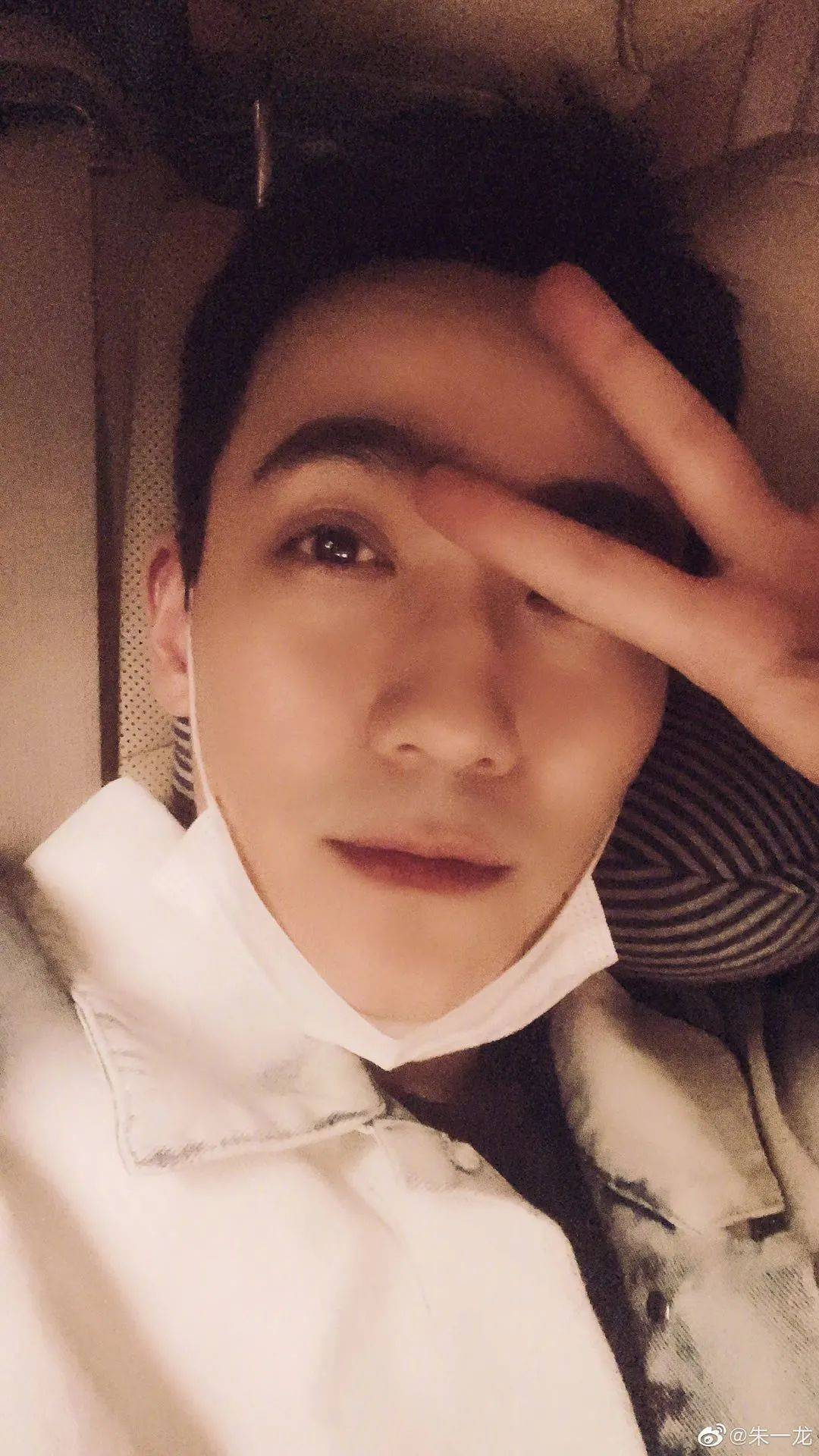 龙的|32岁的朱一龙，为什么老得这么快？