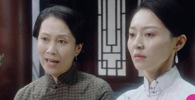 机场|原创胡杏儿带娃现身机场,偶遇黄梦莹热聊,儿子好奇张望萌态十足