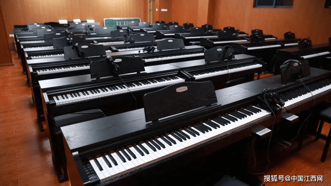 教职工|赶紧报名！江西师大附属外国语学校招聘24名教师 年薪可达35万