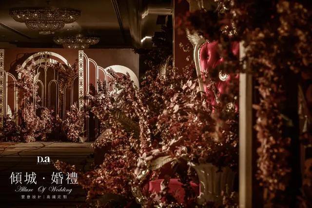 梦见婚礼与丧礼同日，情感交织的梦境解析