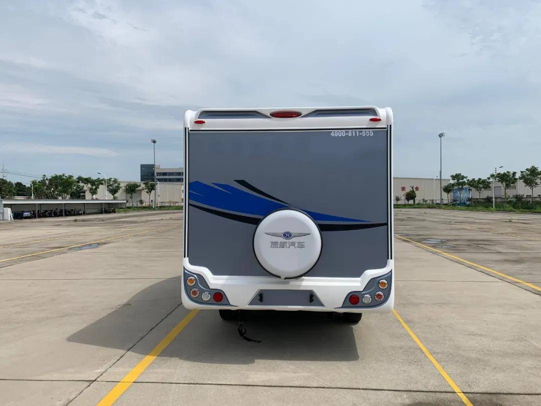 高品质旌航福特mxiiic型房车