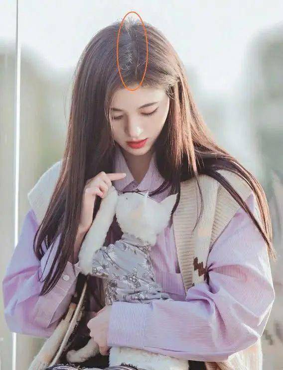 蒋梦婕|女明星为了发际线有多拼？蒋梦婕戴假发片，鞠婧祎糊了满脑袋粉