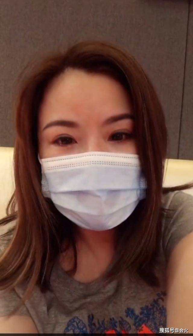 49岁张文慈因感冒发烧痛哭，自述太孤独无人陪伴