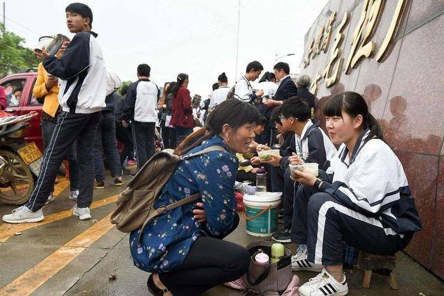 高考期间这些“饮食禁忌”家长要知道直接影响到孩子考试成绩b体育(图1)