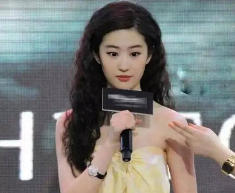 
为什么女明星头发都浓密看不见发缝？刘亦菲是天生 鞠婧祎是心机|英皇体育官网入口(图3)