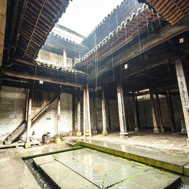 四水归堂|南方建筑中的天井为何有堪舆聚财之效_笔者