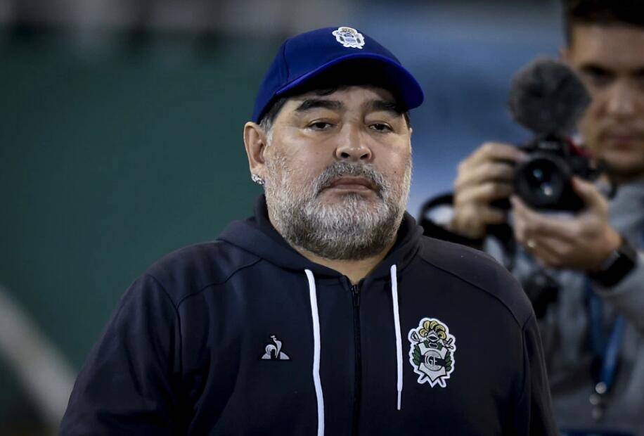 马拉多纳私人保镖确诊感染新冠 老马正被迫隔离_拉普拉塔体操