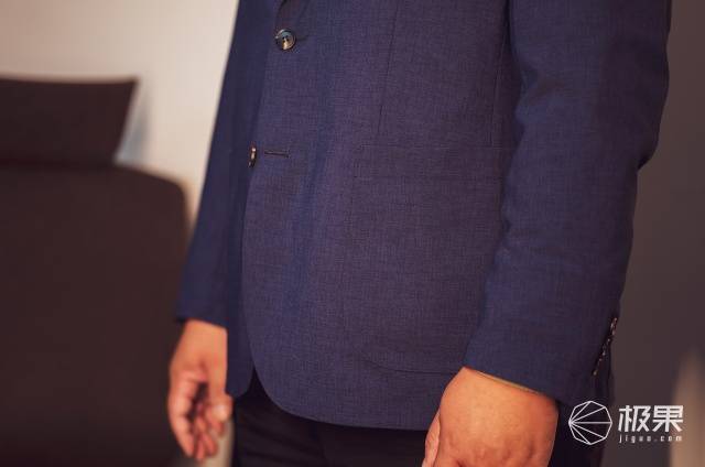 西装|AI智能定制，弹力十足巨能装，专治各种“身材不服”