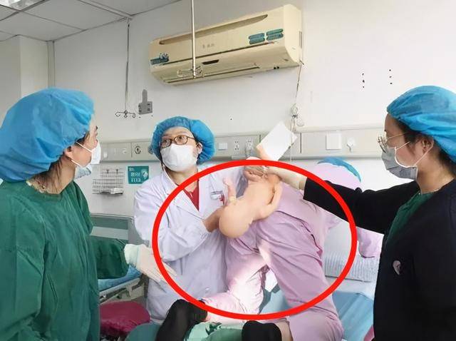 资深助产士介绍的3种体位,能帮你减轻