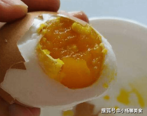 怎么腌咸鸡蛋出油不咸 c3feae64baa440eabf328e21faf1c20a.png