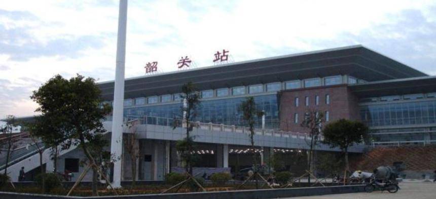四川民族地区面积占 经济总量_四川地市州面积(2)