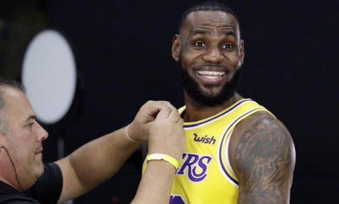 未来是你的！NBA三大年轻基石，一人正在挑战詹姆斯