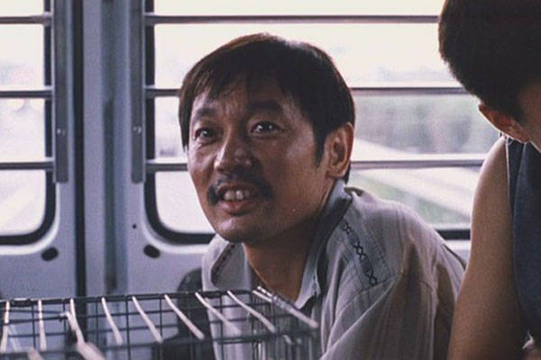 电影《卡拉是条狗》:小人物真实的生活历程