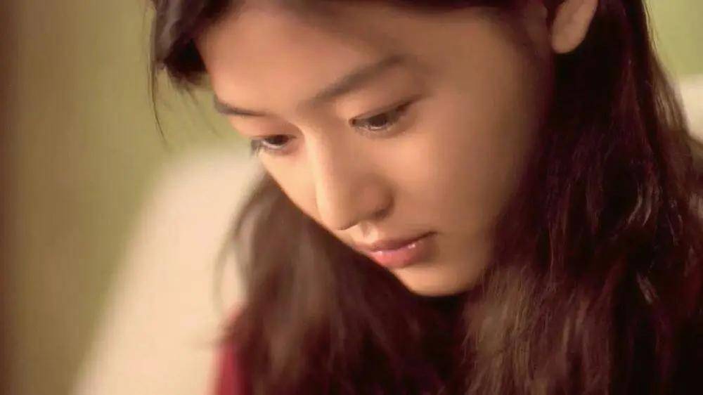 陈红和|女明星比美暗自发力？！唐艺昕产后复出美炸天，可惜对上了婊里婊气的乔欣...