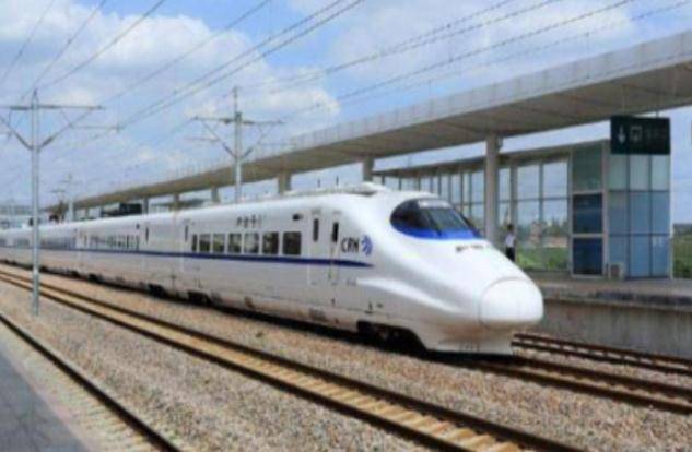 西部各省的经济总量对比_中美gdp总量对比2020(3)