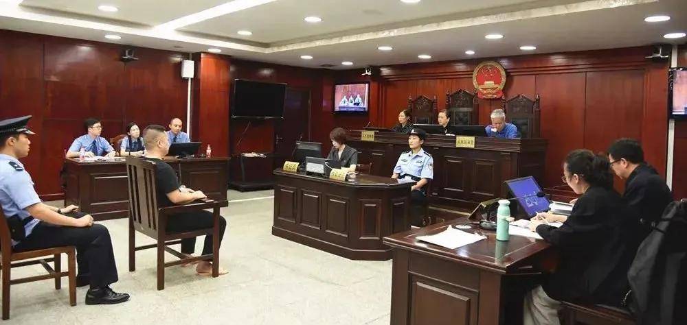 万源市禁毒大队原副队长涉嫌受贿,徇私枉法罪被公诉