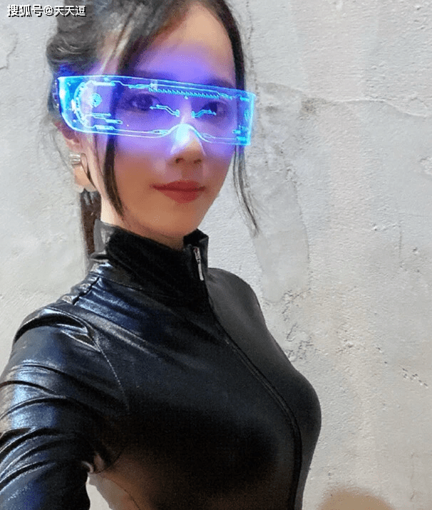 原创
搞笑GIF段子:看狗狗这个动作,这是要搞事情的节奏
新郎:这婚我不结了,谁爱结谁结!看狗狗这个动作,这是要搞事情的节奏看了半天,也不知道结局是什么?看了半天,这哥们是速度最快的一个了!