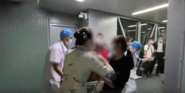 网页游戏排行榜第一_一锅端!安徽警方摧毁一大型网络游戏直播诈骗团伙(2)