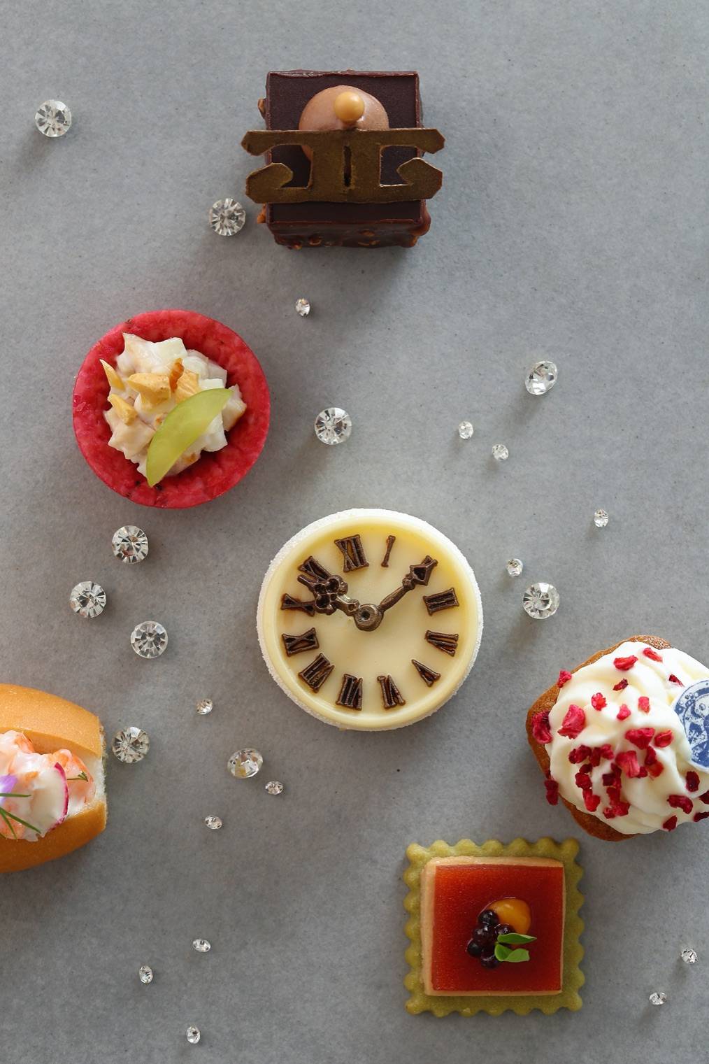 ������˼�����پƵ�Я�ָ����յ١���ҫʱ�̡���������