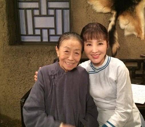 "丑娘"张少华曾经是校花?以为是开玩笑,看到年轻的照片我信了
