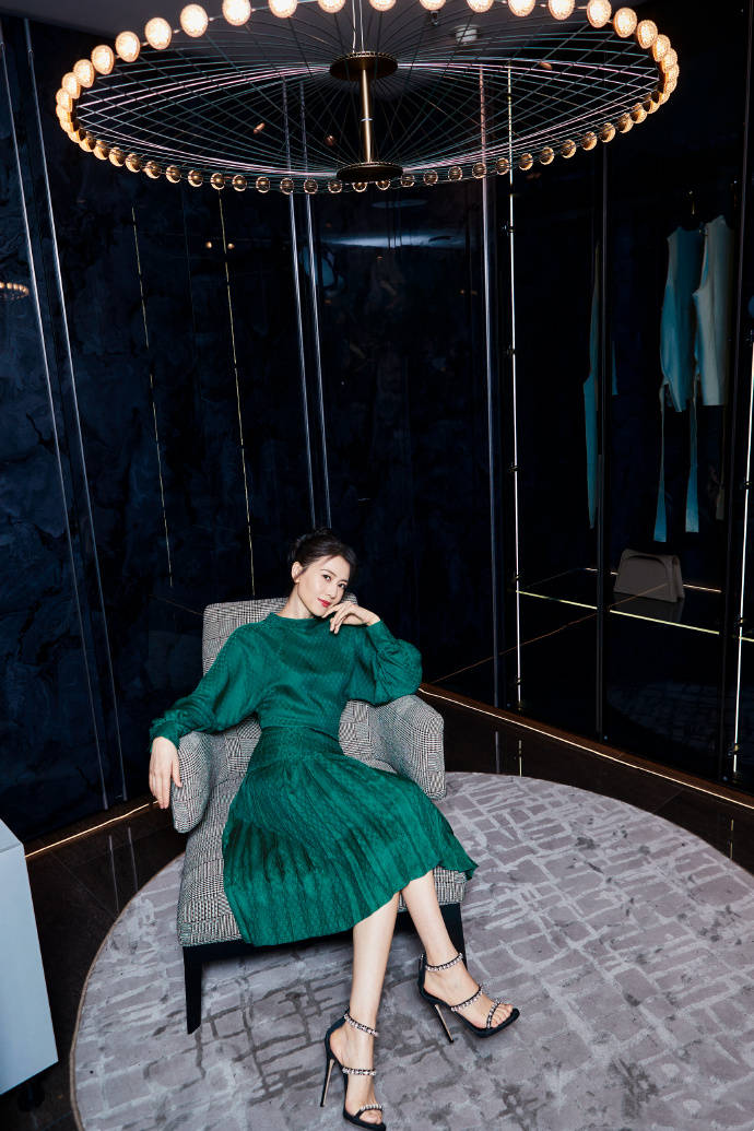 发型|丸子头不会过时，2020秋冬继续流行，高圆圆都爱上了，扎对才高级