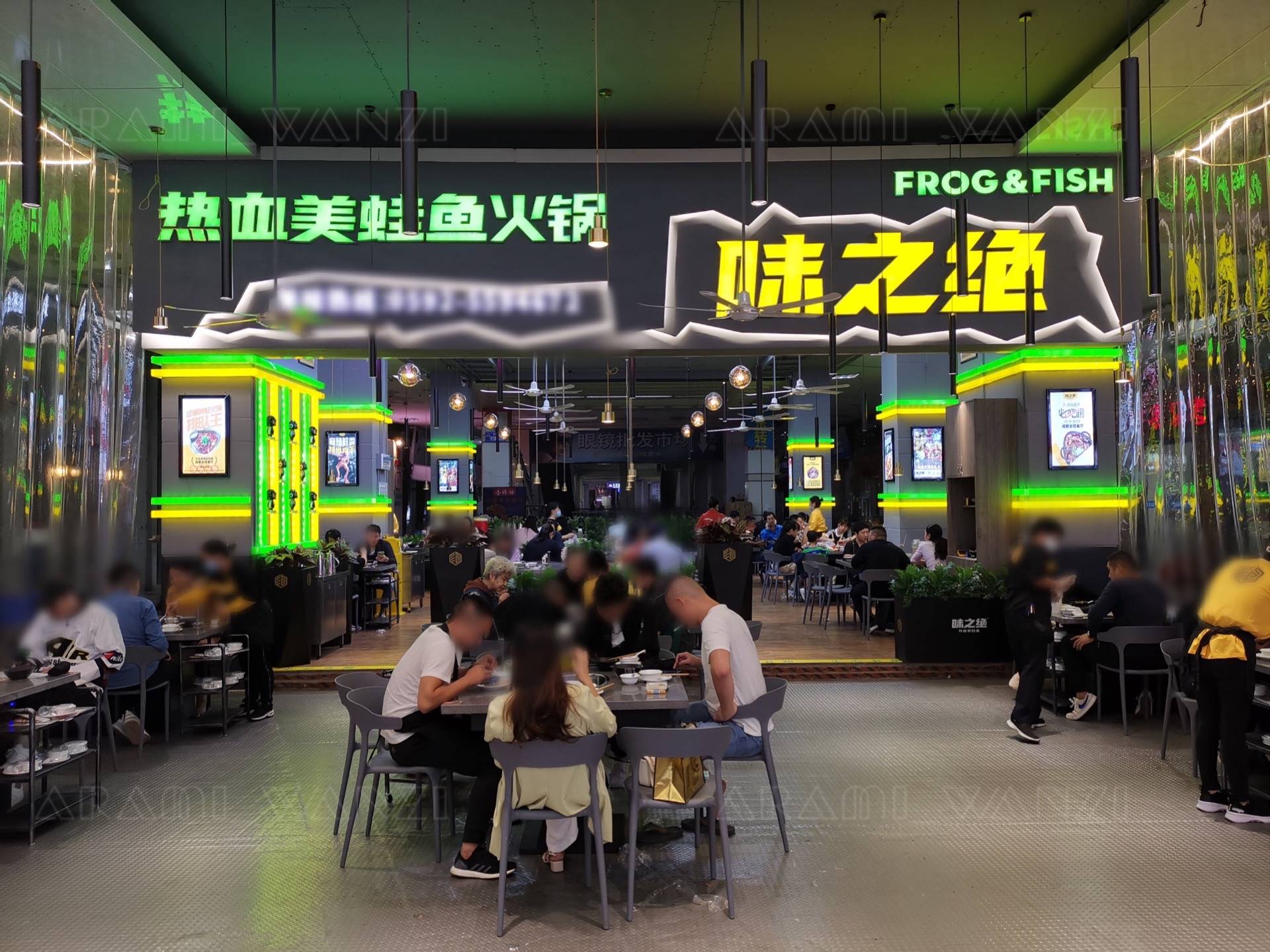 原来的川式火锅是一种吃漂亮的青蛙鱼头的新方式,在厦门还可以吃到正宗的成都风味