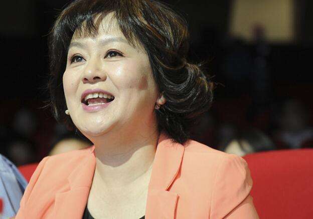 鞠萍带着儿子再嫁人，与二婚丈夫恩爱多年，5
