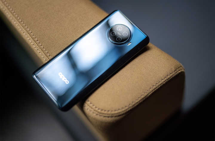 90Hz+双模5G仅2899元，还有骁龙865+65W快充，可惜依