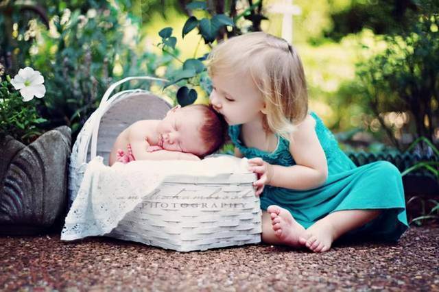 梦境的温柔启示，梦到抱着小男孩，与未来宝宝性别的微妙联系